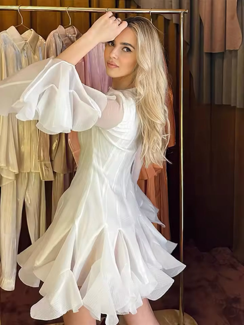 Robe chic à patchwork plissé, manches flare